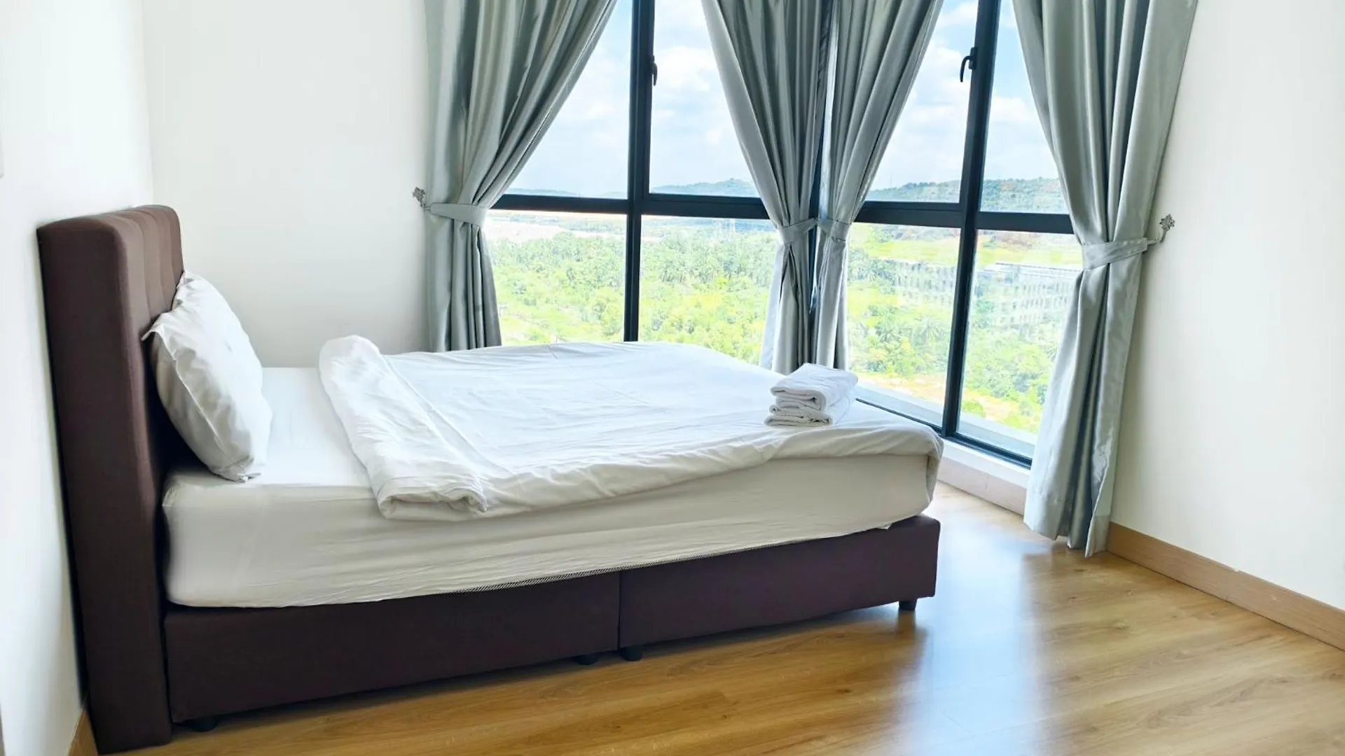 Bell Suites By Salaam Suites, سيبانغ